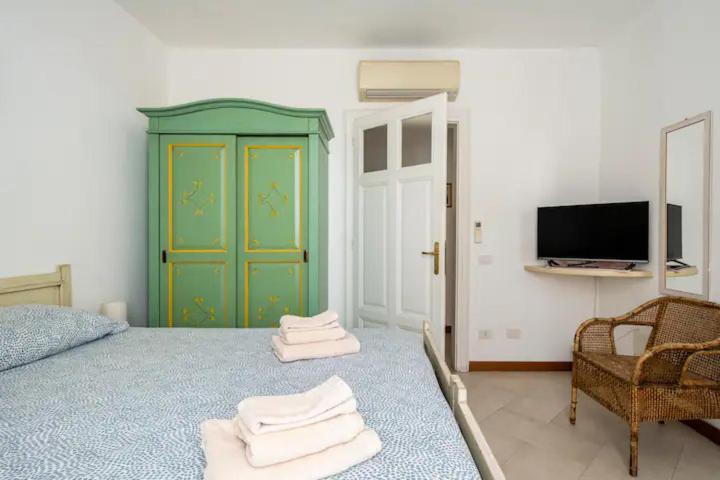 B&B Affittacamere Via Del Centro La Maddalena  Extérieur photo