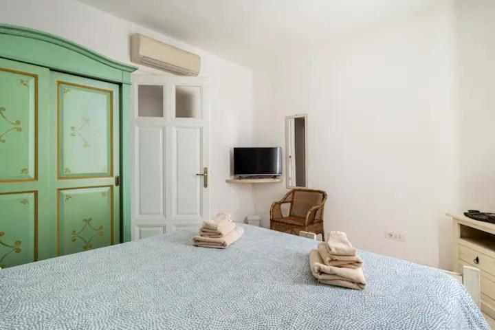B&B Affittacamere Via Del Centro La Maddalena  Extérieur photo