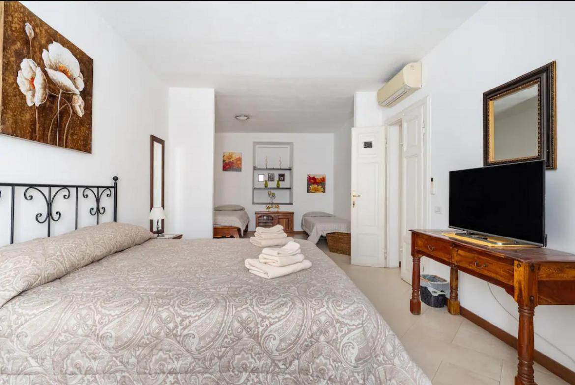B&B Affittacamere Via Del Centro La Maddalena  Extérieur photo